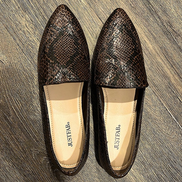 JustFab Florea Flats - Picture 1 of 8